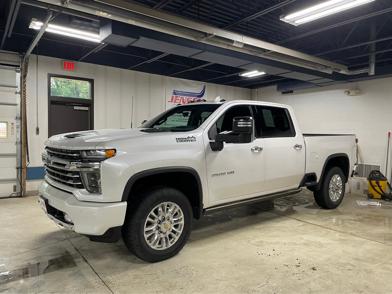 Certified 2022 Chevrolet Silverado 2500HD High Country with VIN 1GC4YREY7NF140306 for sale in New Ulm, Minnesota